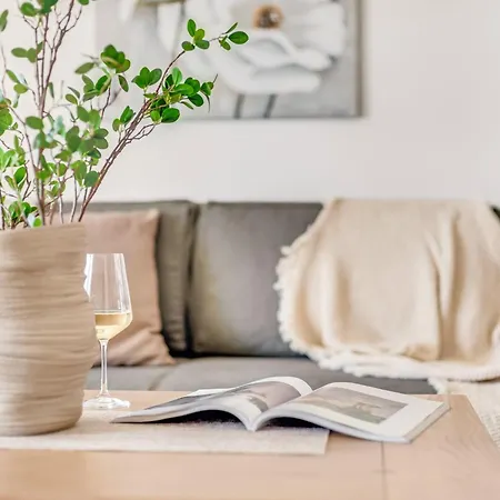 Sanders Solemare By The Sea - Close To Sunny And