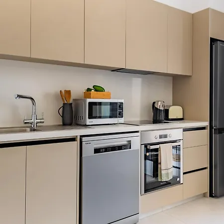 Sanders Solemare By The Sea - Close To Sunny And